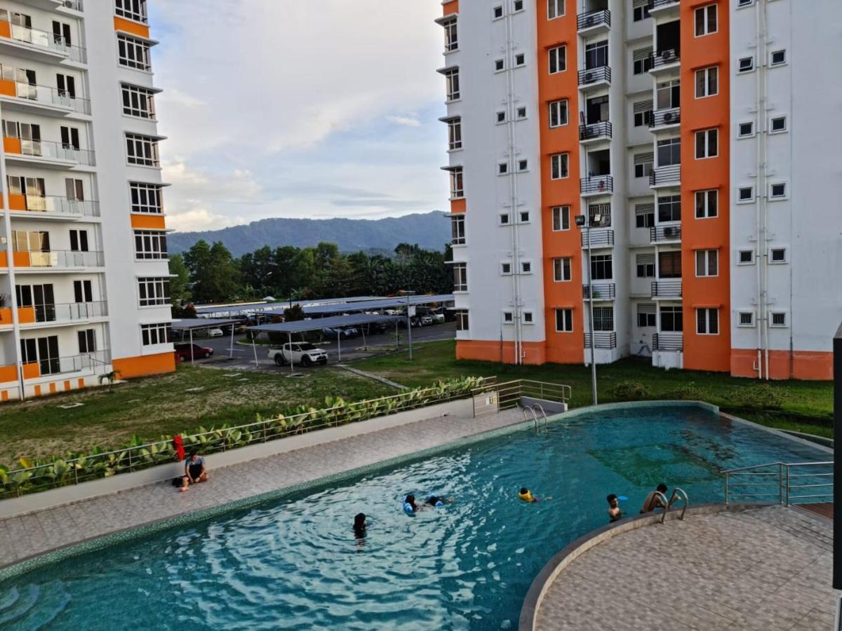 Rhr Deluxe Guesthouse Kinarut Papar Sabah - Pool View エクステリア 写真