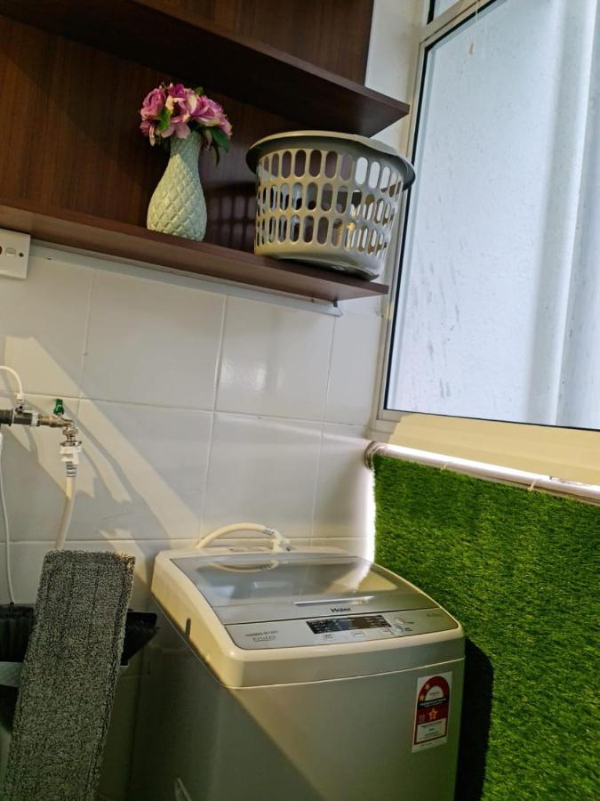 Rhr Deluxe Guesthouse Kinarut Papar Sabah - Pool View エクステリア 写真