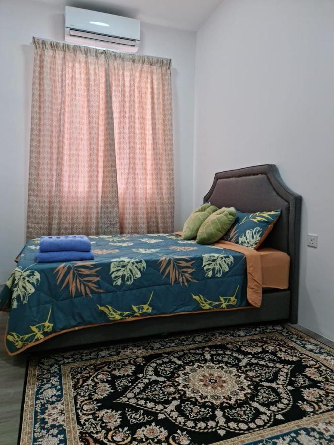 Rhr Deluxe Guesthouse Kinarut Papar Sabah - Pool View エクステリア 写真